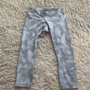 NOBULL cropped leggings